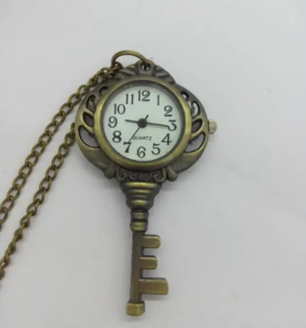 Sıcak satış Vintage bronz anahtar desen kuvars cep saati kolye zinciri ile