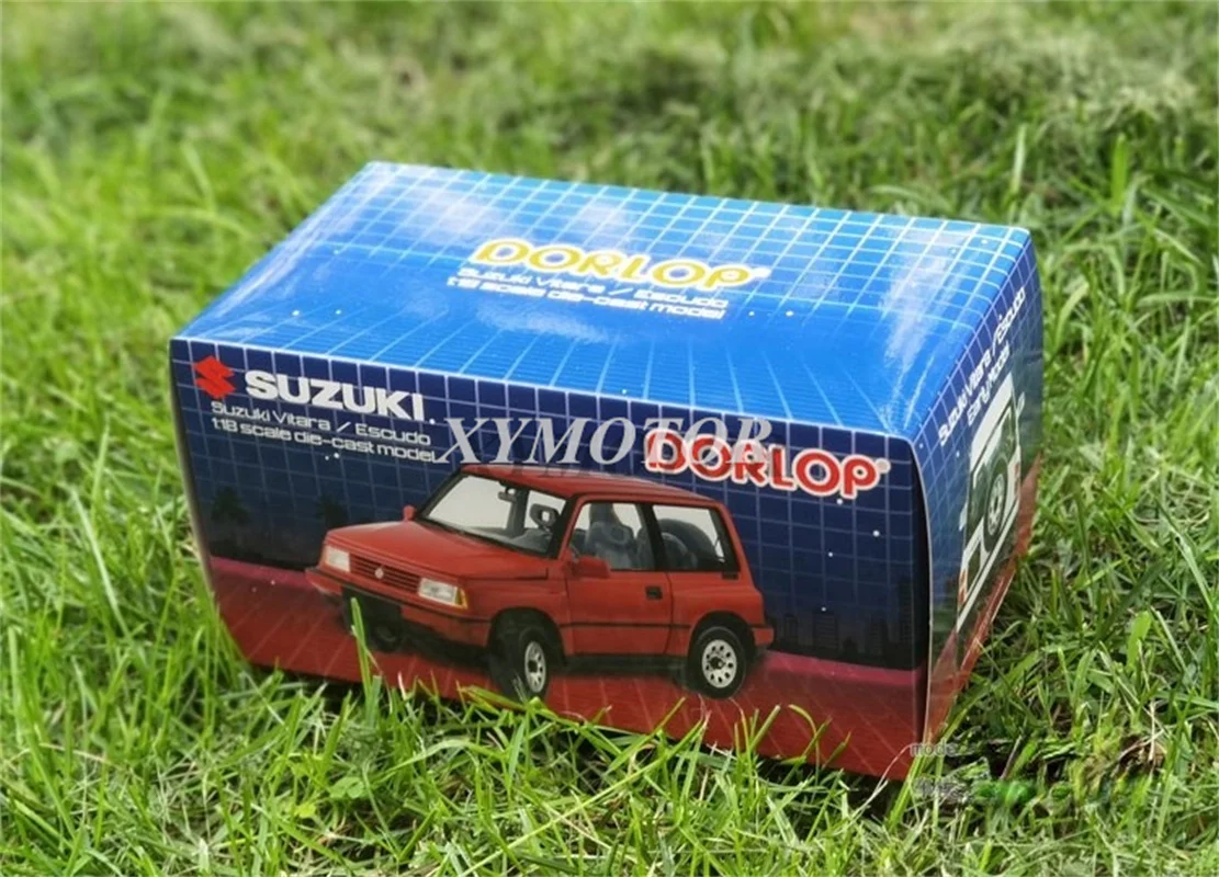 DORLOP 1/18 Suzuki Vitara Escudo pres döküm model araç SUV Oyuncaklar Hediyeler Beyaz / Gri / Kırmızı Koleksiyonu Ekran Süsler 5