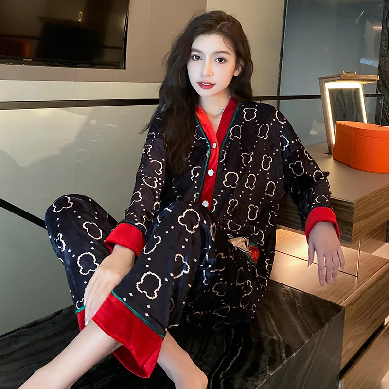 QSROCIO kadın Pijama Seti Kadife Lüks Sevimli Ayı Baskı Pijama Rahat Gecelik Moda V Yaka Kıyafeti Pijama Femme Petite 0