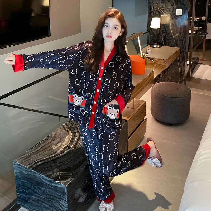 QSROCIO kadın Pijama Seti Kadife Lüks Sevimli Ayı Baskı Pijama Rahat Gecelik Moda V Yaka Kıyafeti Pijama Femme Petite 5