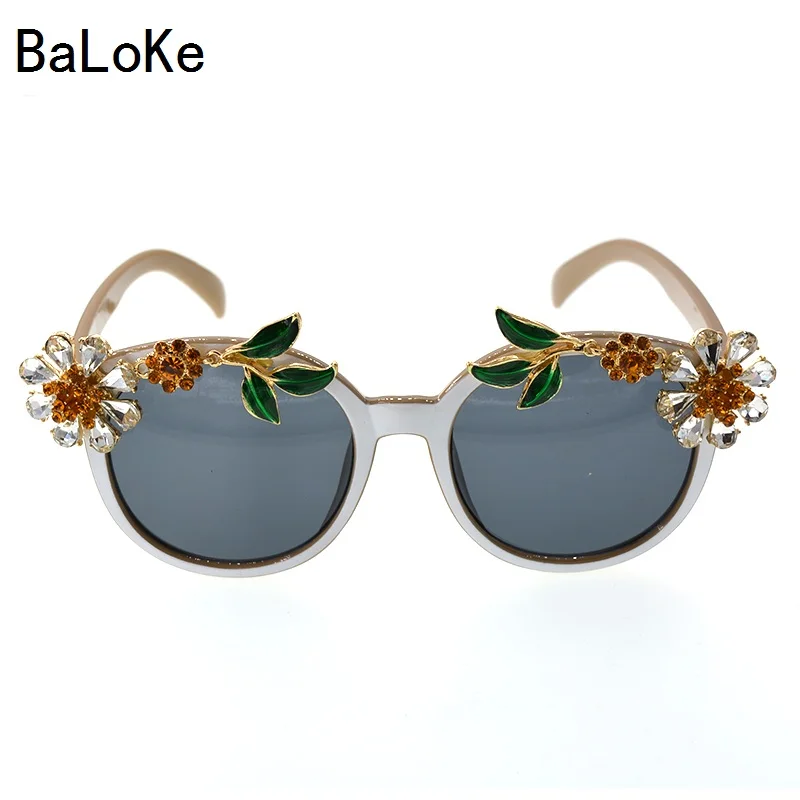 Moda Barok Kadın Kızlar Kristaller Çiçek Güneş Gözlüğü Retro Marka Charm Metal Yaprak Güneş Gözlüğü Yaz plaj güneş gözlüğü