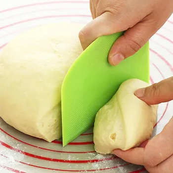 1 Adet Plastik Hamur Kazıyıcı Krem Pürüzsüz Kek Spatula Pişirme Pasta Araçları Mutfak tereyağı bıçağı Hamur Kesici Pişirme Pasta Araçları