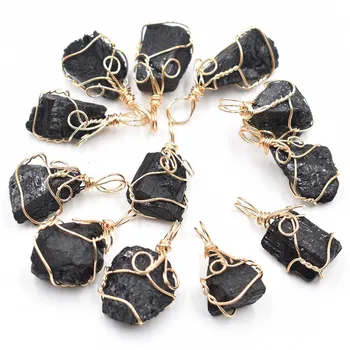 Moda kaliteli doğal siyah turmalin taşı altın renkli tel Sarma düzensiz şekil kolye takı yapımı için 12 adet