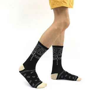 Erkek Orta Çorap Avrupa ve Amerikan Soyut Desen Kişiselleştirilmiş Moda Çorap Nefes pamuklu Uzun Çorap Erkek Giysileri 3